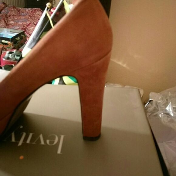 Levity Orange& Cognac heels - Picture 2 of 4